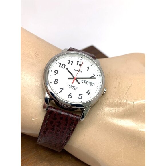 Timex Men's Watch T20041 Quartz Indiglo Silver Dial Day Date Leather Band 35mm - Picture 5 of 14